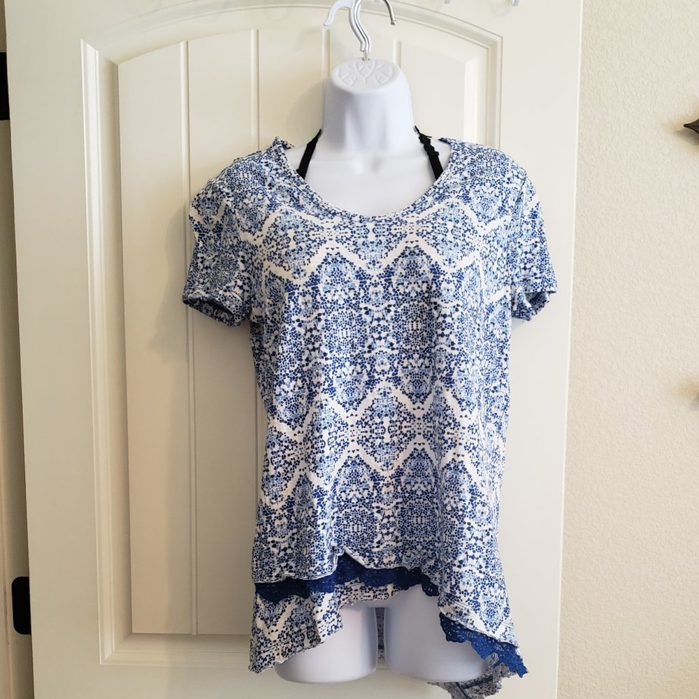 Westbound White/Blue Top NWOT